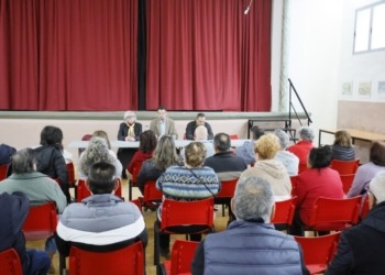 El Ayuntamiento de Úbeda se reúne con vecinos de Solana de Torralba para abordar sus inquietudes y necesidades.