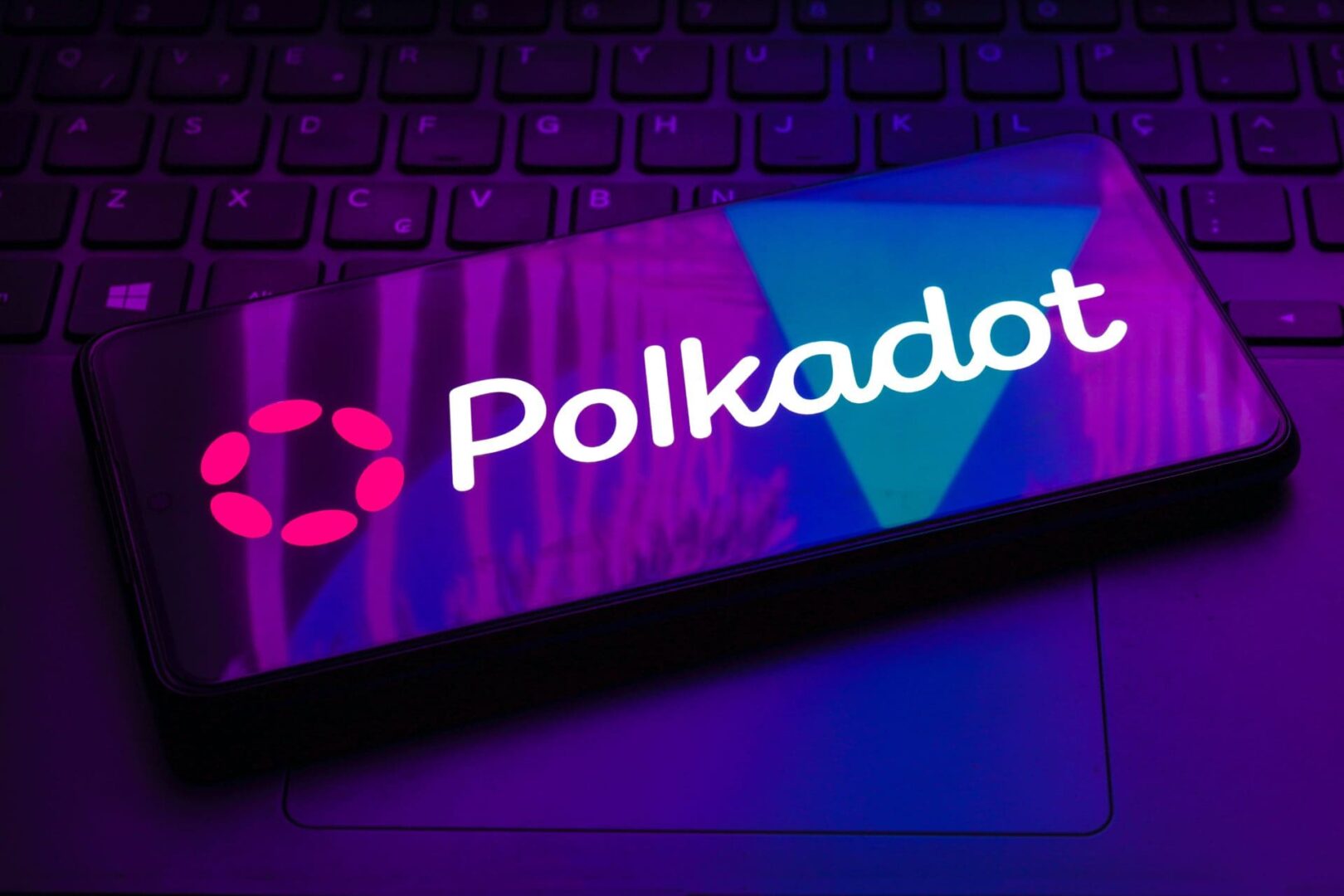 Polkadot debuta en Nasdaq con su primer ETF y dispara la expansión de fondos altcoin