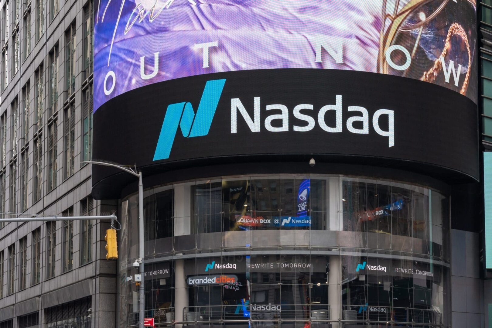Nasdaq y Börse Stuttgart se alían para llevar las acciones a la blockchain: ¿cómo cambiará el mercado?