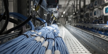 La IA enciende una mina de oro para los mineros de Bitcoin
Fiebre eléctrica: la IA alimenta la bonanza de los mineros de Bitcoin
IA y Bitcoin: la demanda energética que está llenando los bolsillos de los mineros
El boom energético de la IA convierte a los mineros de Bitcoin en nuevos buscadores de oro