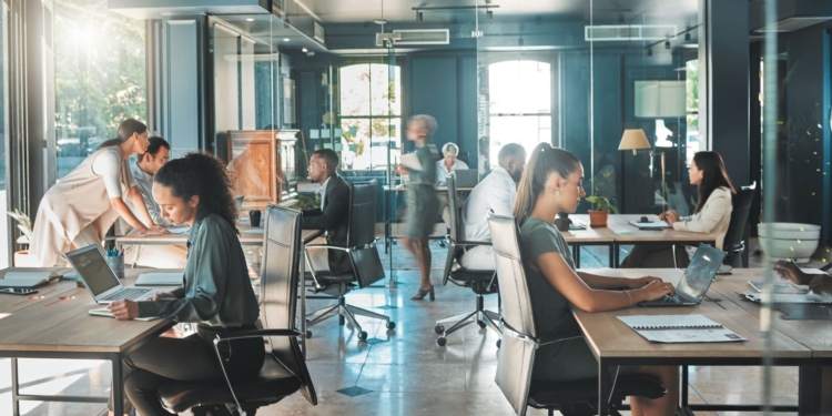 La IA en el trabajo: ¿te está friendo el cerebro? investigadores alertan 2 La IA en el trabajo: ¿te está friendo el cerebro? investigadores alertan