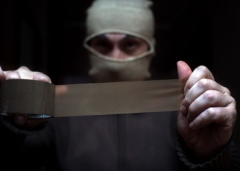 Golpe al Bitcoin: pareja francesa despojada de un millón tras ser amenazada con cuchillo