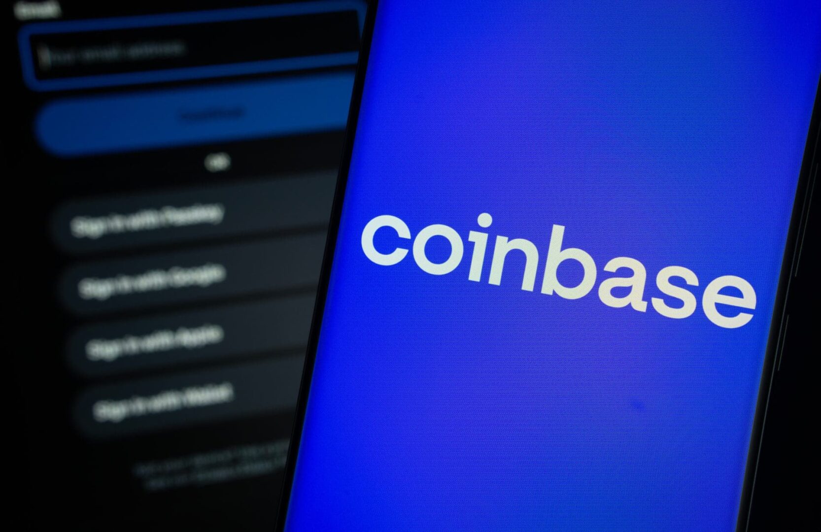 Coinbase rompe el horario bursátil: acciones se negocian las 24 horas