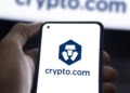 Crypto.com recorta plantilla un 12% y señala a la IA: ¿revolución real o cortina de humo?