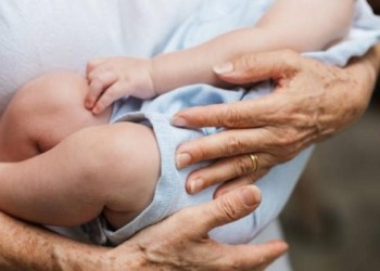 El milagro de un nuevo nacimiento que revive a los pequeños pueblos de Cáceres con solo 50 habitantes