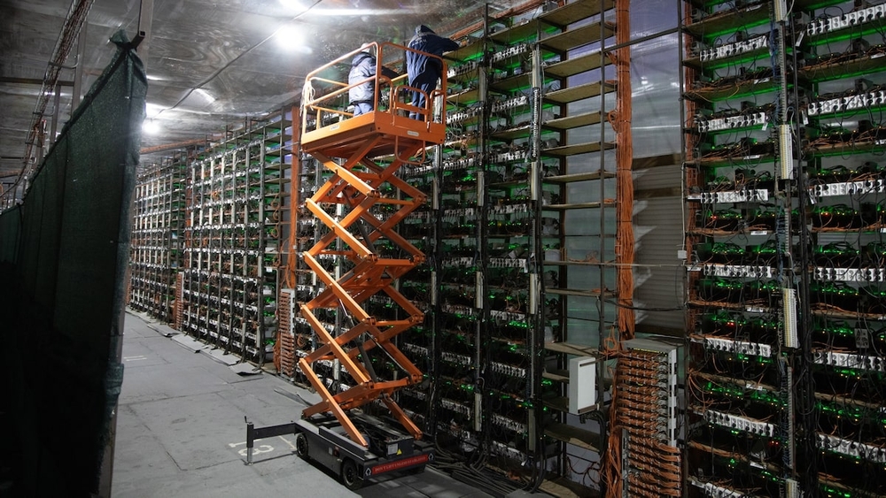 Bitcoin se desploma bajo los 69.000 dólares: ¿es la inminente guerra la culpable de la crisis en el mercado cripto? 1 Bitcoin se desploma bajo los 69.000 dólares: ¿es la inminente guerra la culpable de la crisis en el mercado cripto?