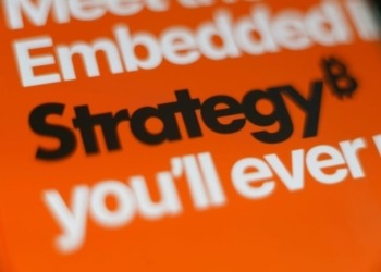 Michael Saylor persiste en su apuesta por Bitcoin a pesar de importantes pérdidas financieras