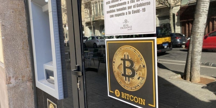 Un quinto de los inversores españoles da el salto a las criptomonedas, con los jóvenes al frente de esta revolución financiera