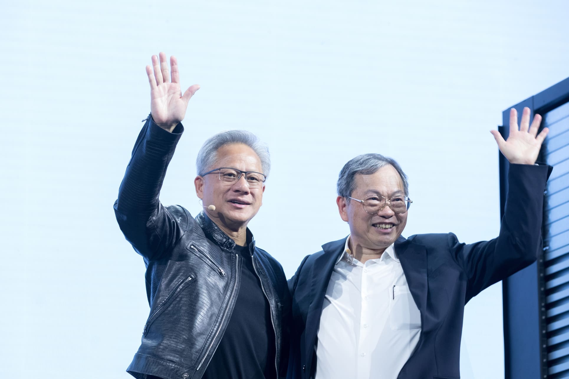 Escándalo en la era de la IA: detenido el cofundador de Super Micro por presunto contrabando de chips a China valorado en 2.500 millones de dólares 1 Escándalo en la era de la IA: detenido el cofundador de Super Micro por presunto contrabando de chips a China valorado en 2.500 millones de dólares