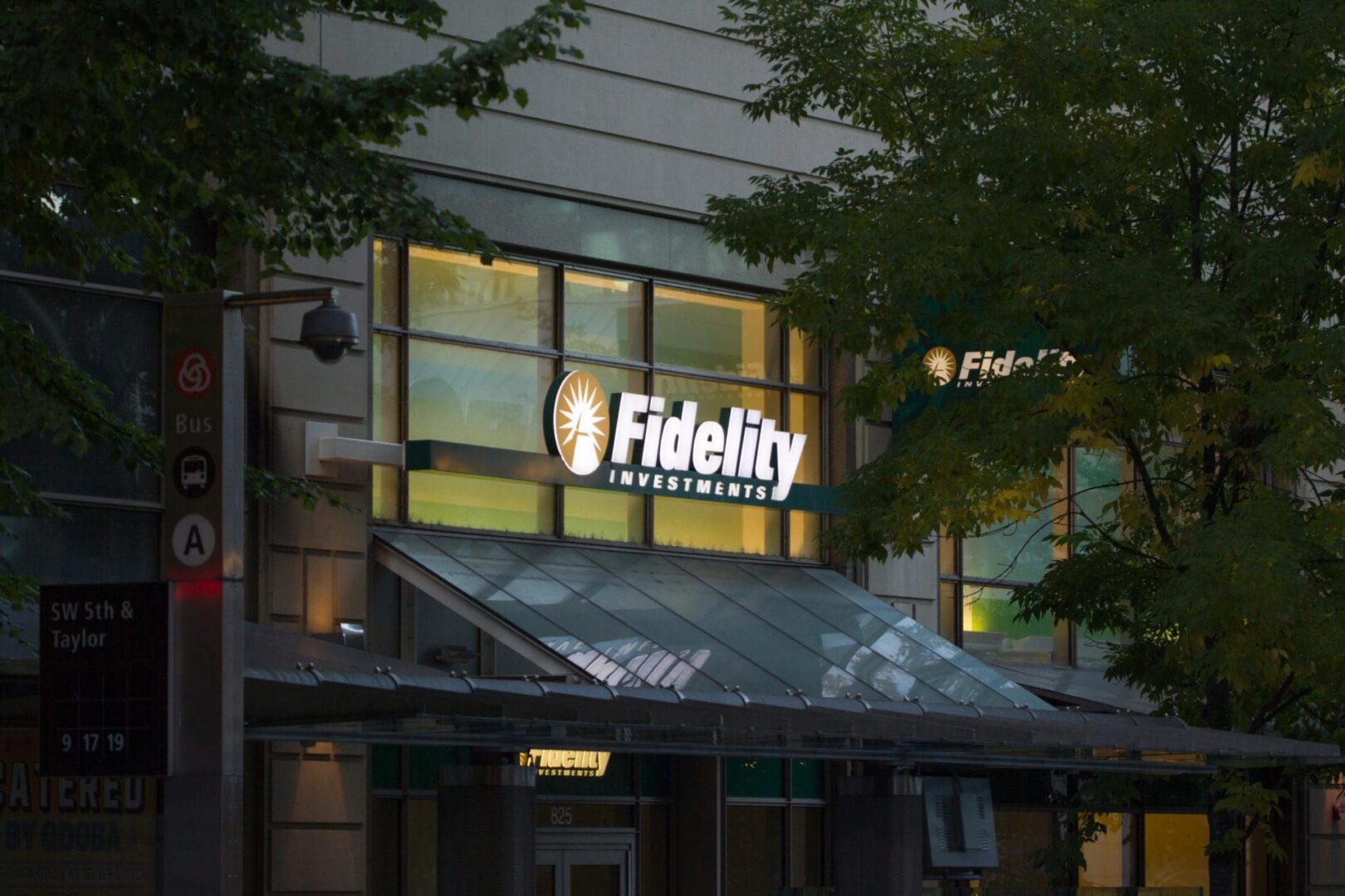 Fidelity desvela la única razón que mantiene a la bolsa en pie