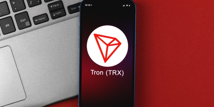 TRON multiplica por diez su fondo de IA: 1.000 millones, ¿qué persigue con esta jugada?