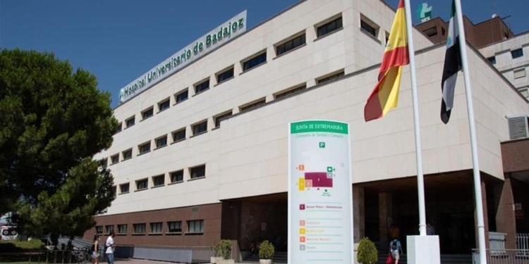 Terrible accidente en la Ex-300: un hombre de 41 años lucha por su vida en Solana de los Barros 1 Terrible accidente en la Ex-300: un hombre de 41 años lucha por su vida en Solana de los Barros