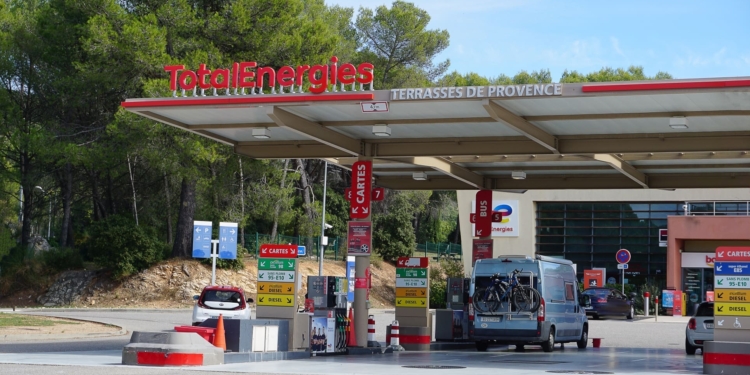 300 gasolineras sin diésel en Francia: ¿comienza una crisis energética europea? 1 300 gasolineras sin diésel en Francia: ¿comienza una crisis energética europea?