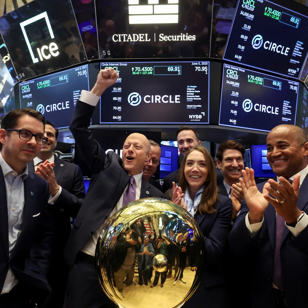 package com.example.one.java00.classandnew;
//静态初始化 1 package com.example.one.java00.classandnew;
//静态初始化