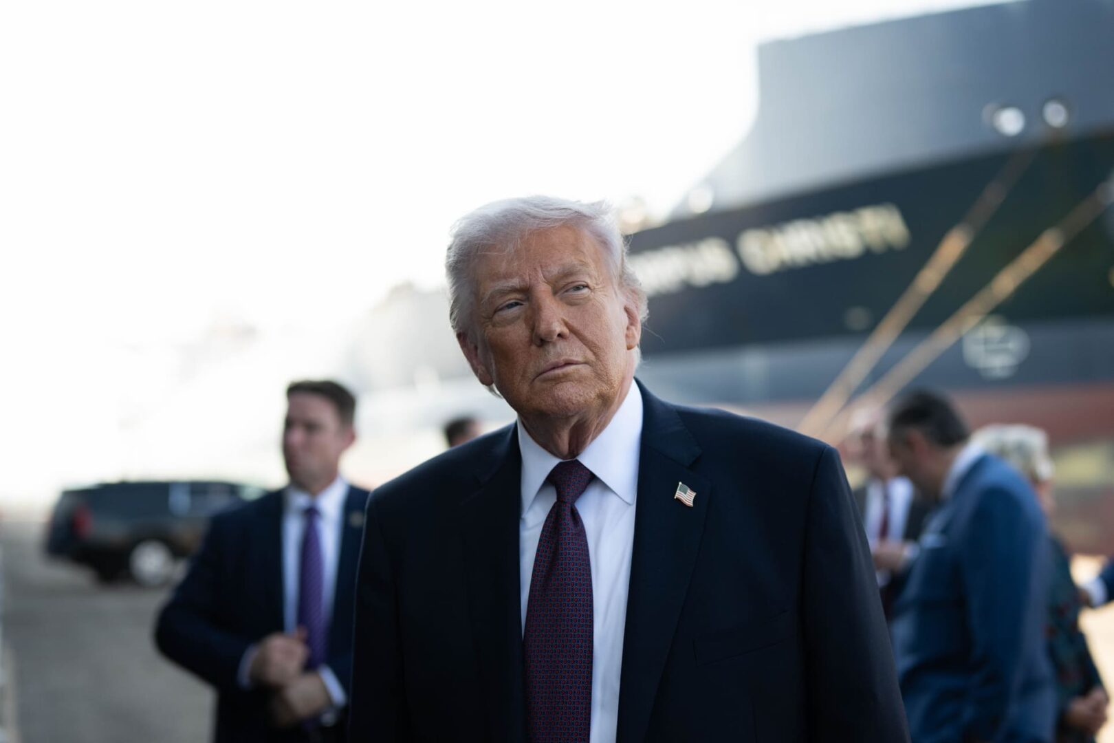 Trump insinúa un posible gran acuerdo con Irán en medio de crecientes tensiones internacionales