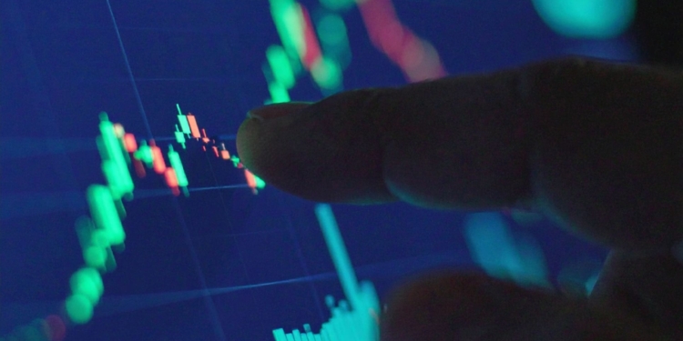 Ethereum al borde de un cambio: un analista vislumbra un futuro brillante hacia los 2.800 dólares.