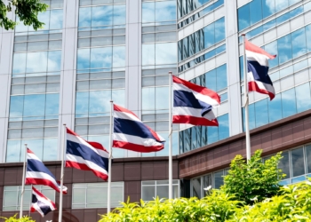 Tailandia da un giro a las criptomonedas: nuevas reglas para los cripto-derivados y una consulta que despierta el interés público.