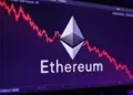 Ethereum se desploma a 2.300 dólares tras una fuga millonaria en ETFs: ¿Qué está sucediendo?