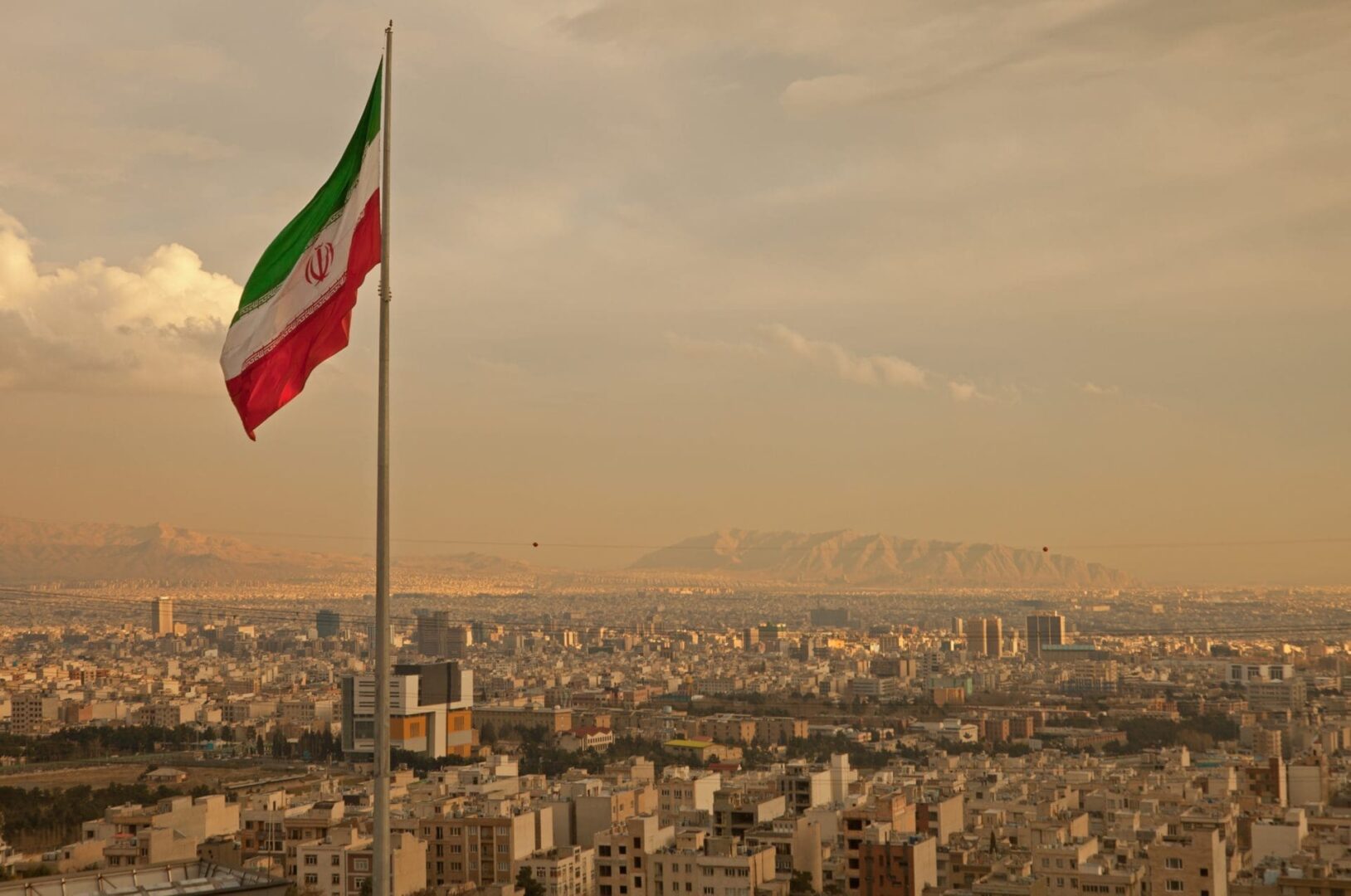 Irán en una encrucijada económica: ¿Qué consecuencias trae su conflicto con EE.UU.?
