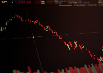 ¿Por qué Ethereum, XRP y Solana se hunden mientras Bitcoin resiste?
