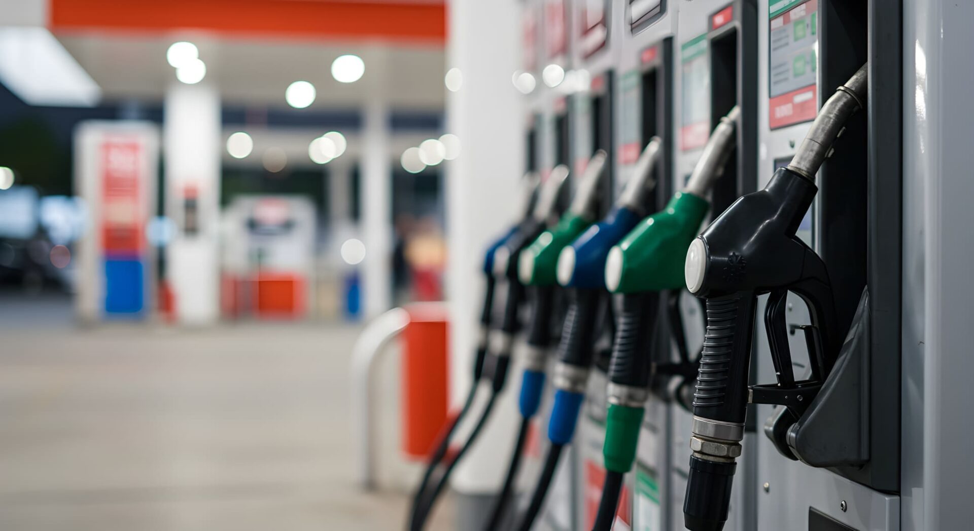 Gasolineras al rojo vivo: ¿qué provoca el récord en los precios del diésel y la gasolina?