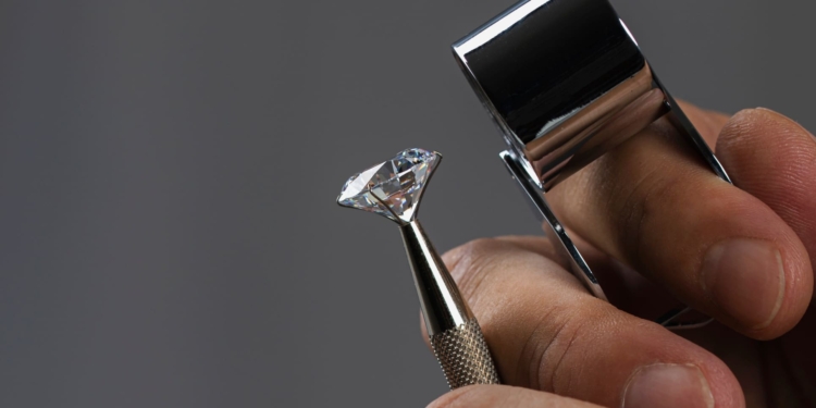 El desplome oculto de los diamantes: por qué su precio cae a mínimos del siglo 1 El desplome oculto de los diamantes: por qué su precio cae a mínimos del siglo