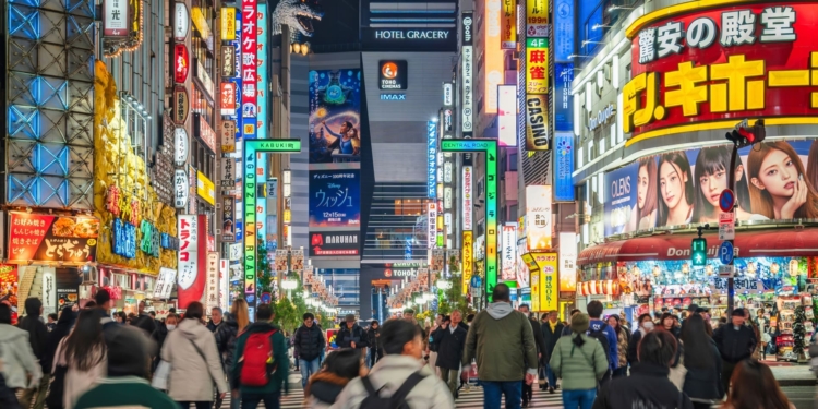 Bitcoin atascado por Tokio: qué ocurre a 9.000 kilómetros que frena su despegue