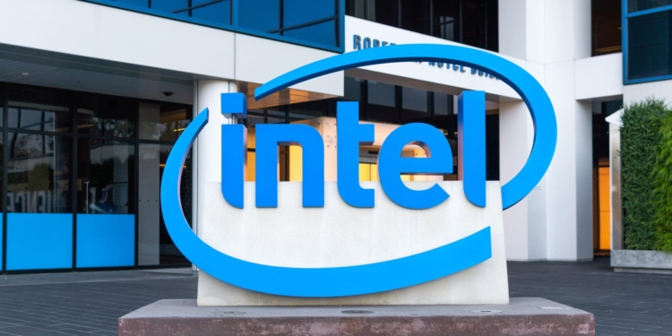 Intel se alía con Musk en Terafab: ¿Texas será la nueva capital mundial de los chips de IA? 1 Intel se alía con Musk en Terafab: ¿Texas será la nueva capital mundial de los chips de IA?