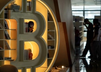 Revolutionario ETF busca aprovechar el potencial del bitcoin por la noche y los bonos durante el día. 4 Revolutionario ETF busca aprovechar el potencial del bitcoin por la noche y los bonos durante el día.