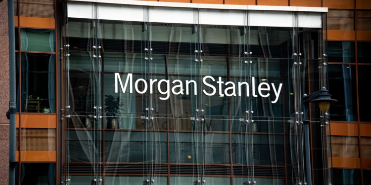 Cómo Morgan Stanley cambió las reglas con el fondo de Bitcoin más barato en un debut sorprendente