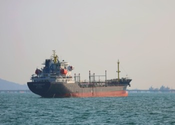 Gigante ruso cruza el Estrecho de Ormuz rumbo a la misteriosa isla petrolera iraní 4 Gigante ruso cruza el Estrecho de Ormuz rumbo a la misteriosa isla petrolera iraní