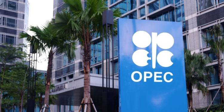 La OPEP+ aumenta su producción: ¿qué implica la salida de Emiratos Árabes Unidos?
