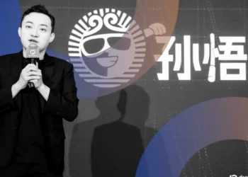 La Familia Trump Acusa a Justin Sun de Manipular el Precio de WLFI con una Jugada en Corto