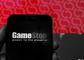 Michael Burry, el inversor de 'La Gran Apuesta', se aleja de GameStop ante la sorprendente oferta de eBay de 55.500 millones de dólares.