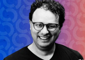 La IA revela miles de vulnerabilidades de software: el CEO de Anthropic alerta sobre un inminente peligro cibernético.