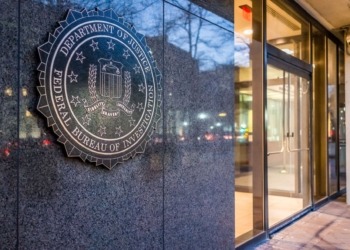 Desvelan un escándalo millonario: la FBI desmantela una red de trading con información privilegiada tras una década de ganancias ocultas.