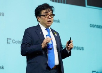 El cierre de mayo por encima de $76,000 podría desatar un mercado alcista, según Tom Lee