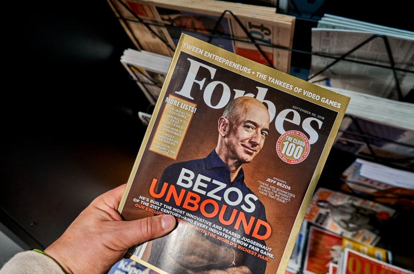 Descubre quiénes lideran la lista de los más ricos del mundo según Forbes 2026