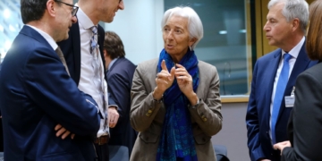 Lagarde advierte sobre el peligro que representan los stablecoins en euros para los bancos y la estrategia del BCE