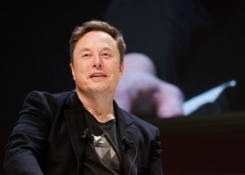 Elon Musk desata la controversia al calificar la mayoría de las criptomonedas como fraudes en su disputa legal con OpenAI.