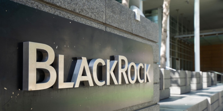 BlackRock intensifica su interés en el mundo cripto con el lanzamiento de dos innovadores fondos tokenizados.
