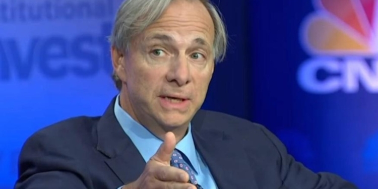 Ray Dalio revela el secreto detrás de la resistencia de los bancos centrales a tocar el Bitcoin: ¿pueden realmente rastrear sus transacciones?