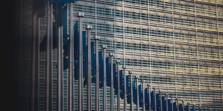 Las bolsas europeas se hunden ante la incertidumbre sobre el acuerdo con Irán. 1 Las bolsas europeas se hunden ante la incertidumbre sobre el acuerdo con Irán.