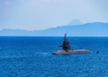 Irán despliega mini submarinos para reforzar su dominio en el Estrecho de Ormuz