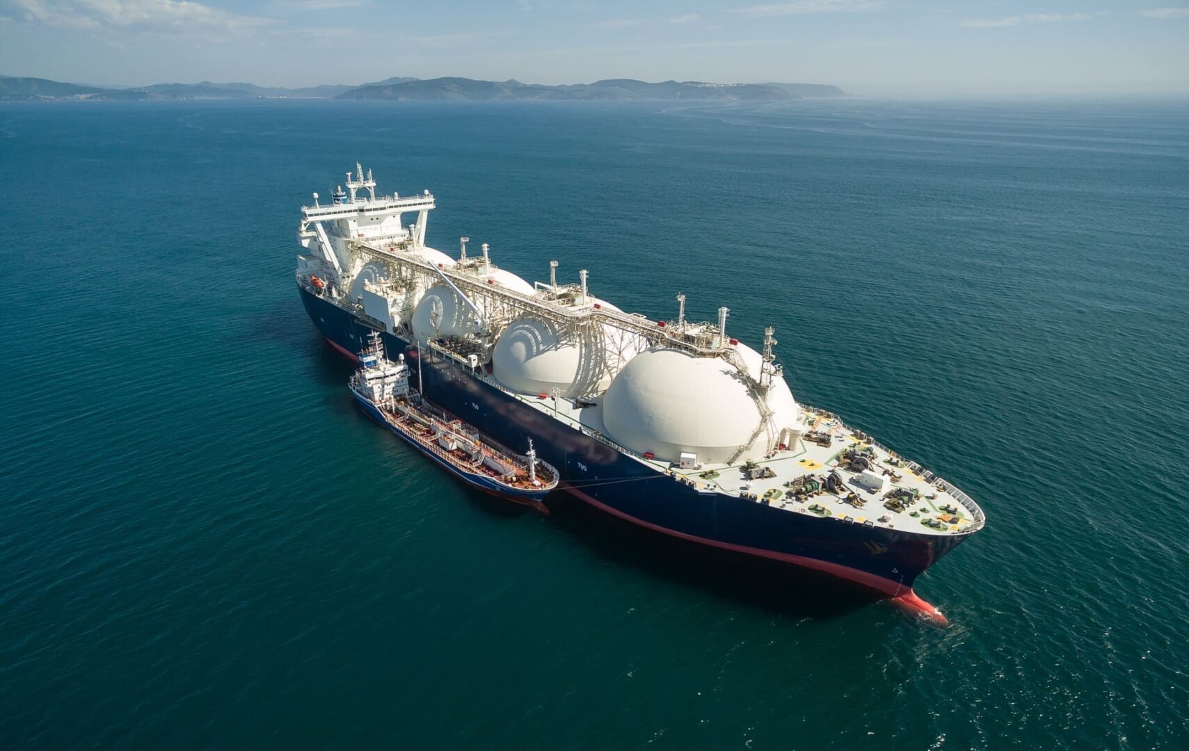 Un buque iraní de gas atraviesa con éxito el bloqueo estadounidense en el estratégico Estrecho de Ormuz