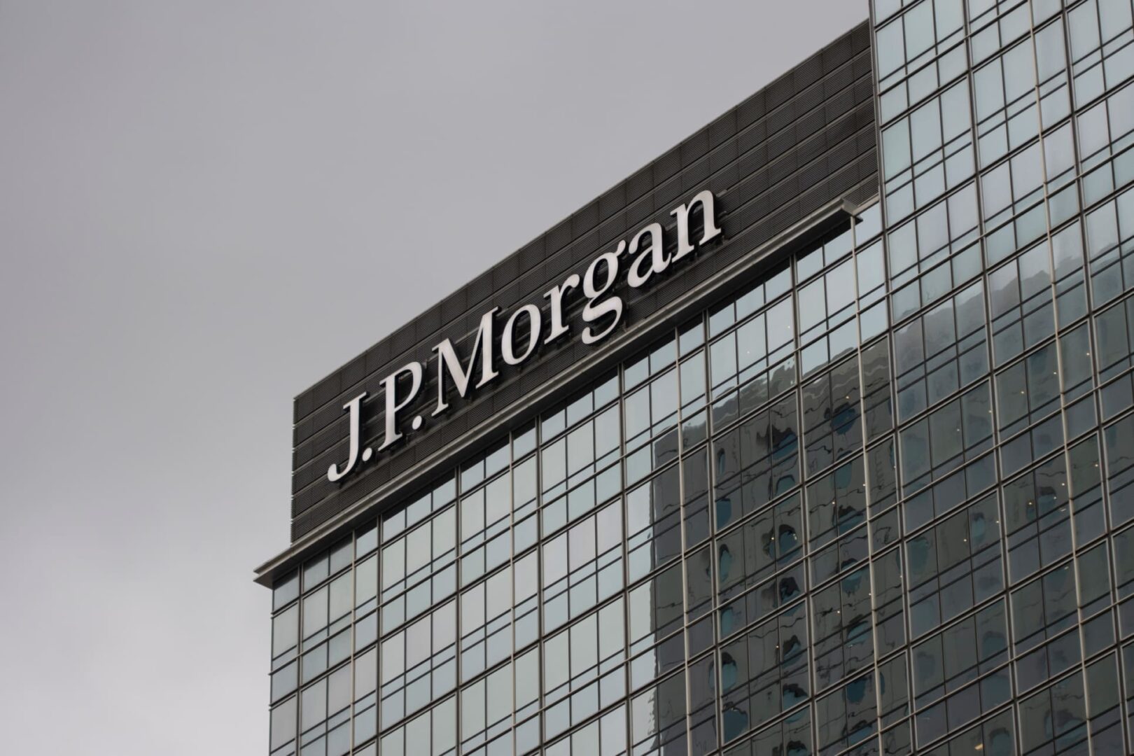 JPMorgan se lanza al mundo de las stablecoins con un innovador fondo en Ethereum.