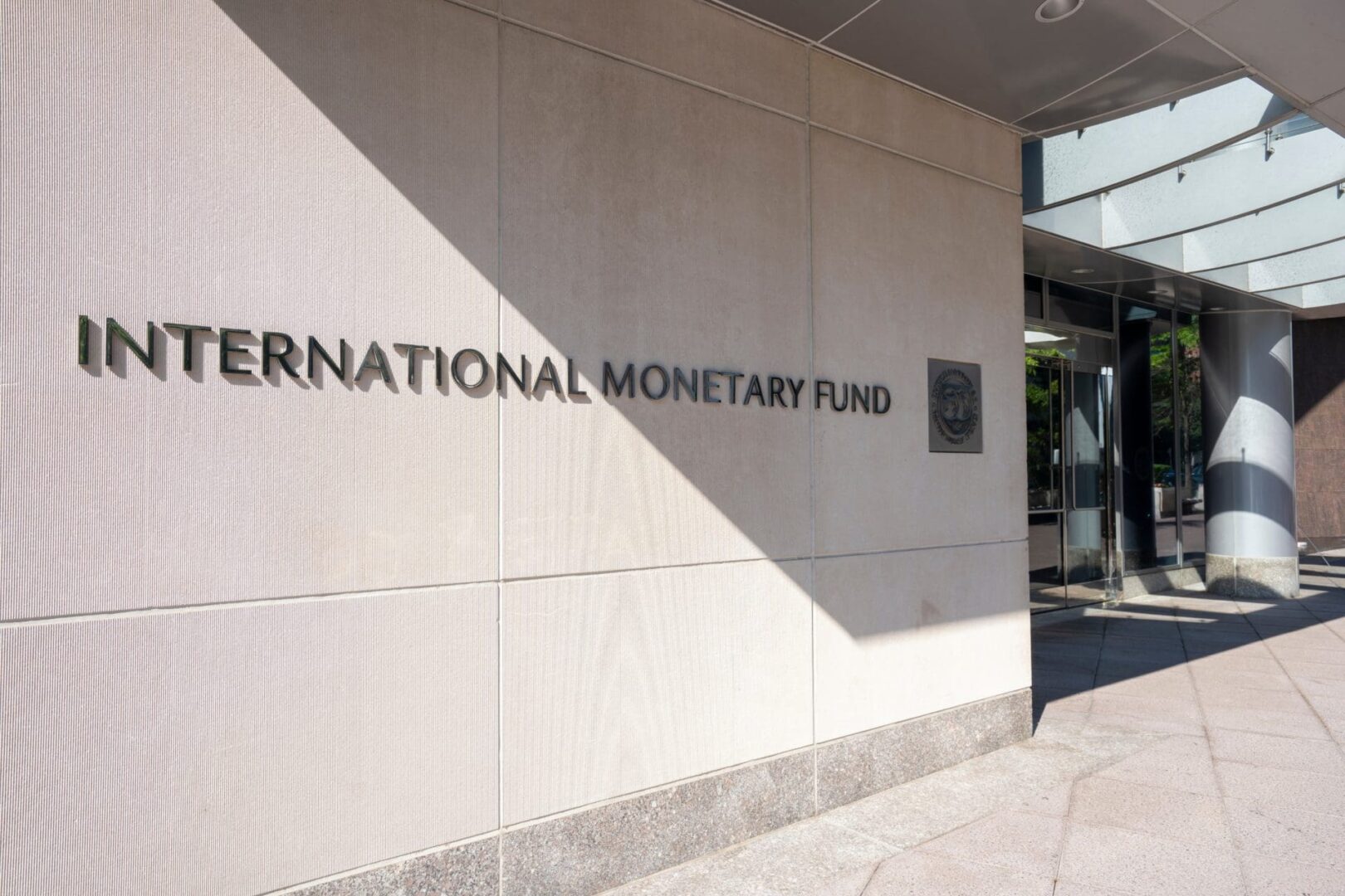 El FMI advierte: La economía de los Países Bajos, en la cuerda floja por el conflicto en Irán.