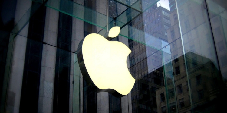 Apple invierte 250 millones de dólares en revolucionarias funciones de IA para los iPhone 15 y 16