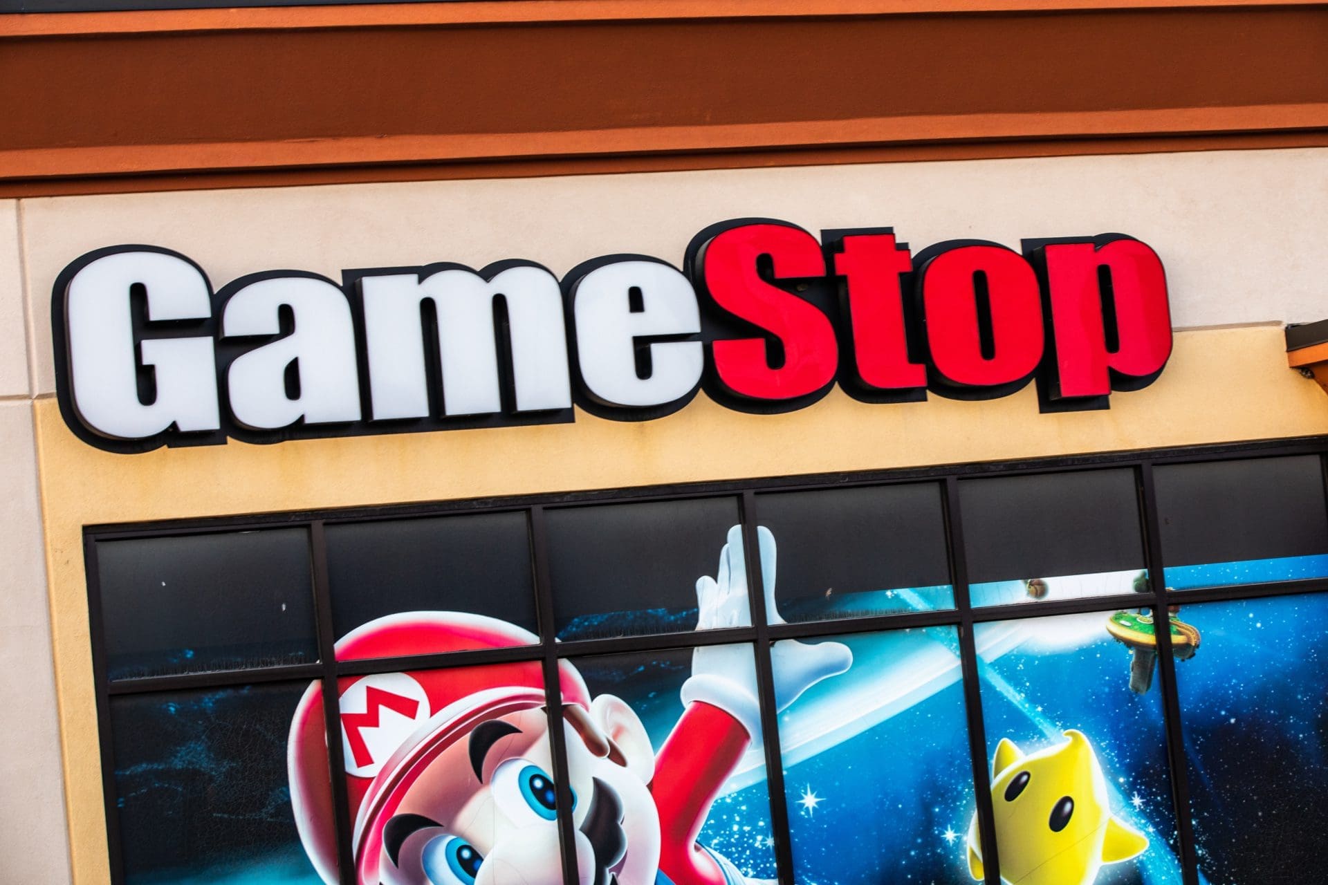 El CEO de GameStop lanza un dardo a la directiva de eBay tras el rechazo de su oferta. 1 El CEO de GameStop lanza un dardo a la directiva de eBay tras el rechazo de su oferta.