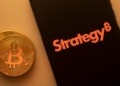 Un banco saudí da un paso audaz al incrementar su inversión en Bitcoin mediante acciones de Strategy